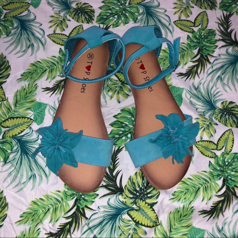 LIKE NEW BLUE FLOWER ANKLE STRAP SANDALS EUROPEAN